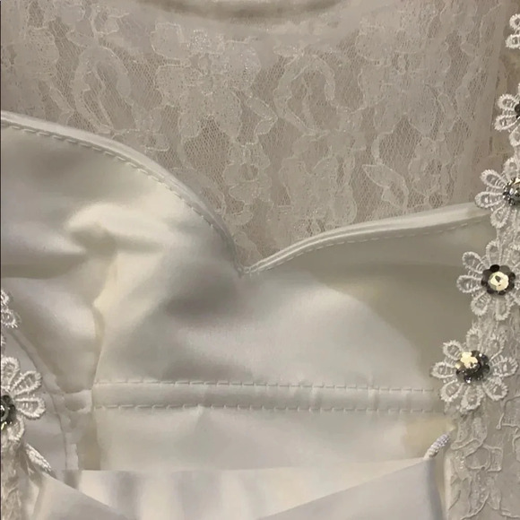 White Lace Wedding Dress Diamonds & Crystal Embellished Long Wedding Dress New - Picture 11 of 16